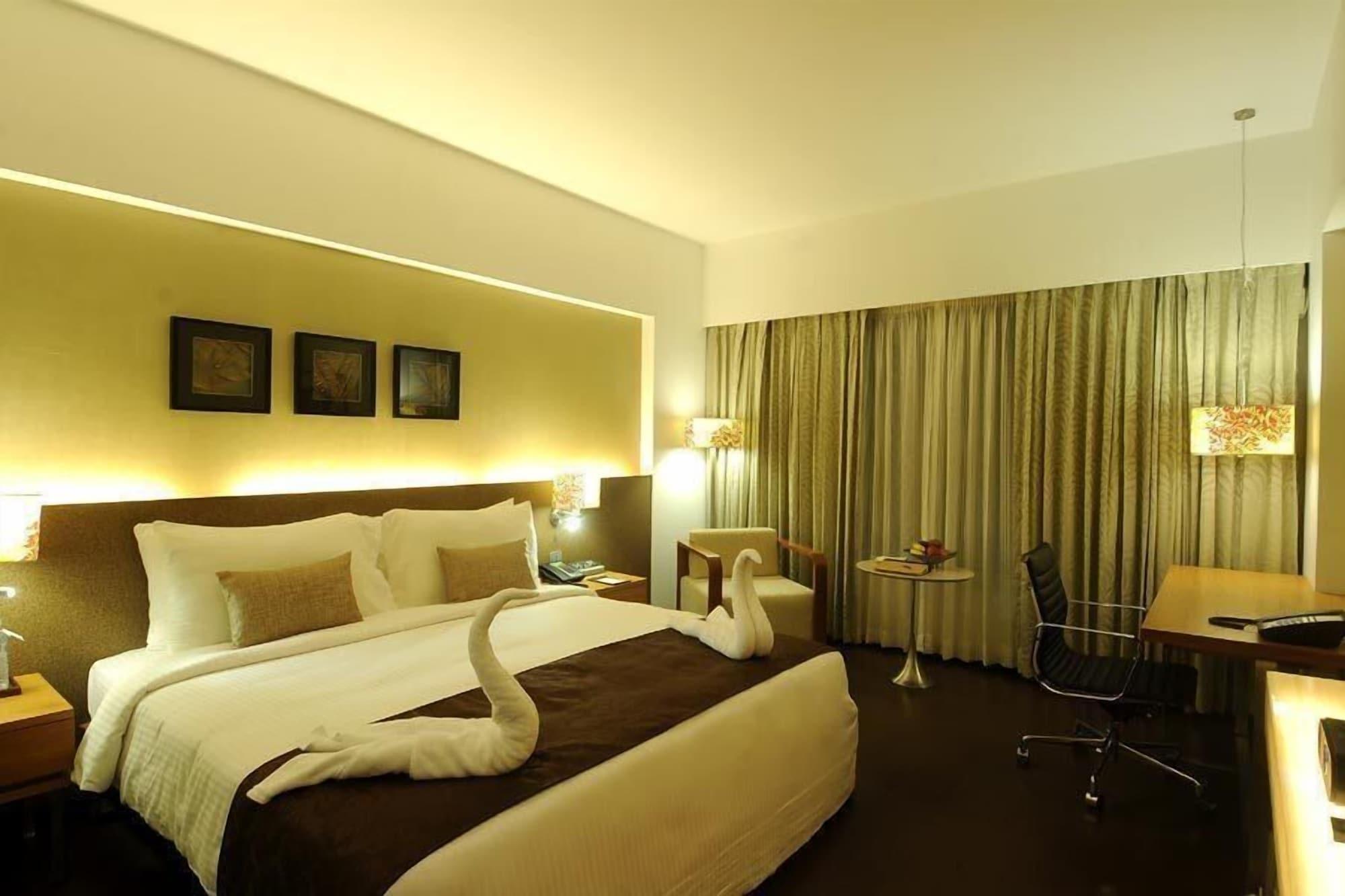 Fortune Select Sg Highway, Ahmedabad - Member Itc Hotels' Group Exteriör bild