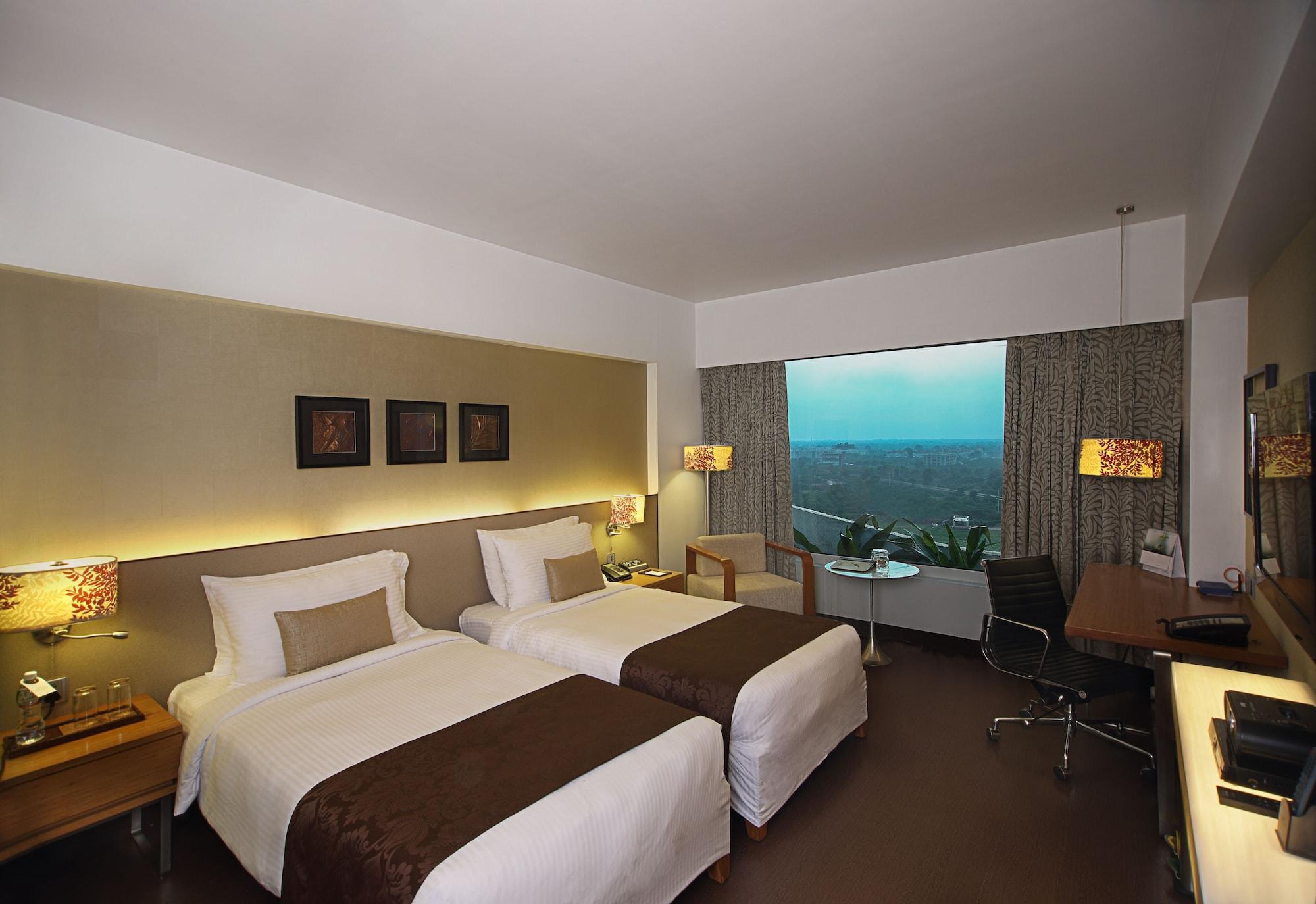 Fortune Select Sg Highway, Ahmedabad - Member Itc Hotels' Group Exteriör bild