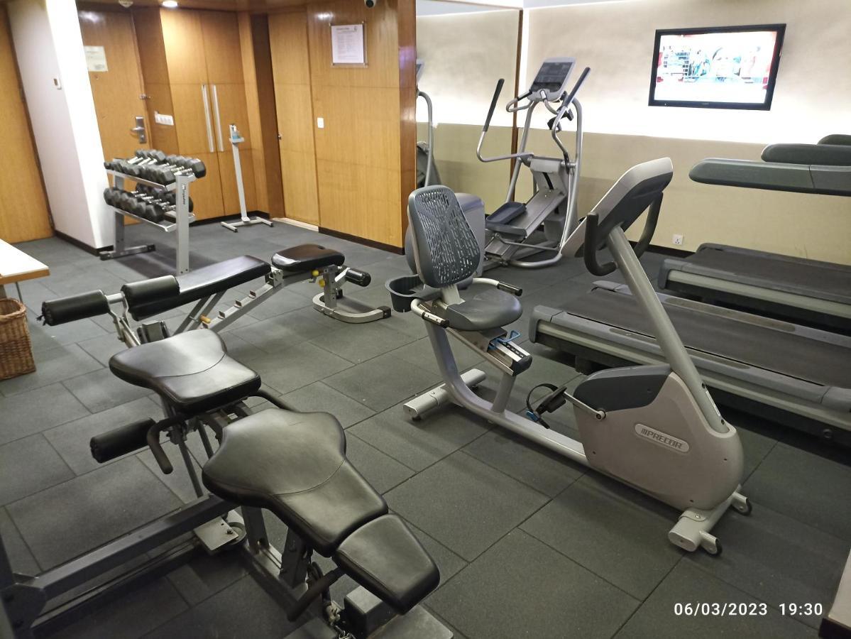 Fortune Select Sg Highway, Ahmedabad - Member Itc Hotels' Group Exteriör bild