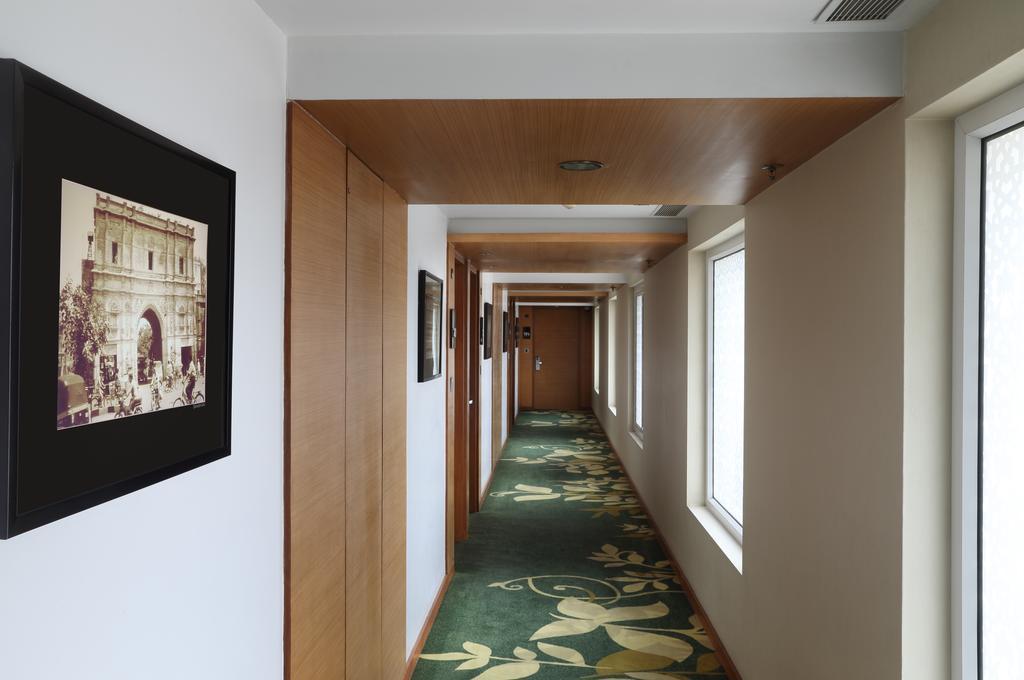 Fortune Select Sg Highway, Ahmedabad - Member Itc Hotels' Group Exteriör bild