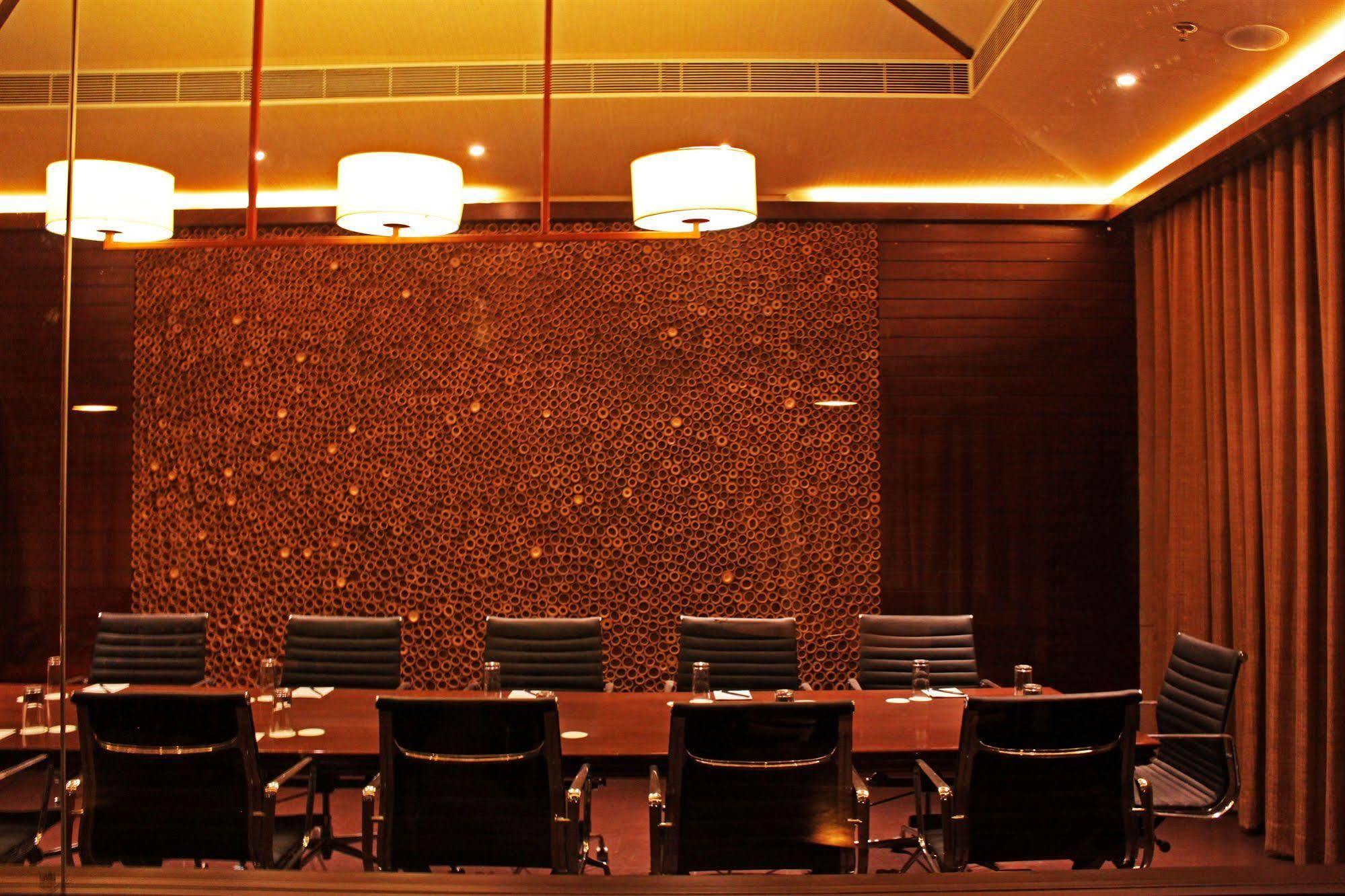 Fortune Select Sg Highway, Ahmedabad - Member Itc Hotels' Group Exteriör bild